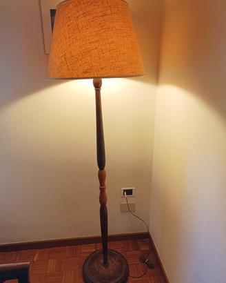 Piantana in legno 