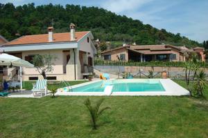 Villa di 130 m² con più di 5 locali e box auto a B