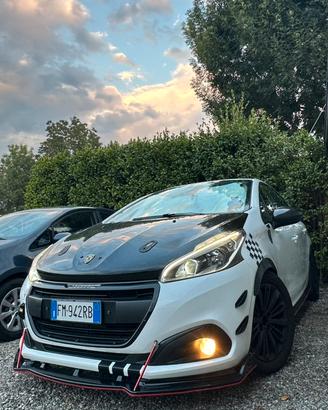 Peugeot 208 – Look GTi