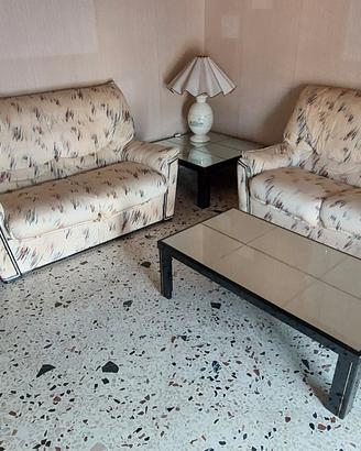 divani con tavoli in legno