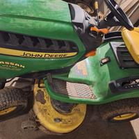 trattorino tagliaerba John Deere 