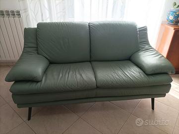 divano in pelle 