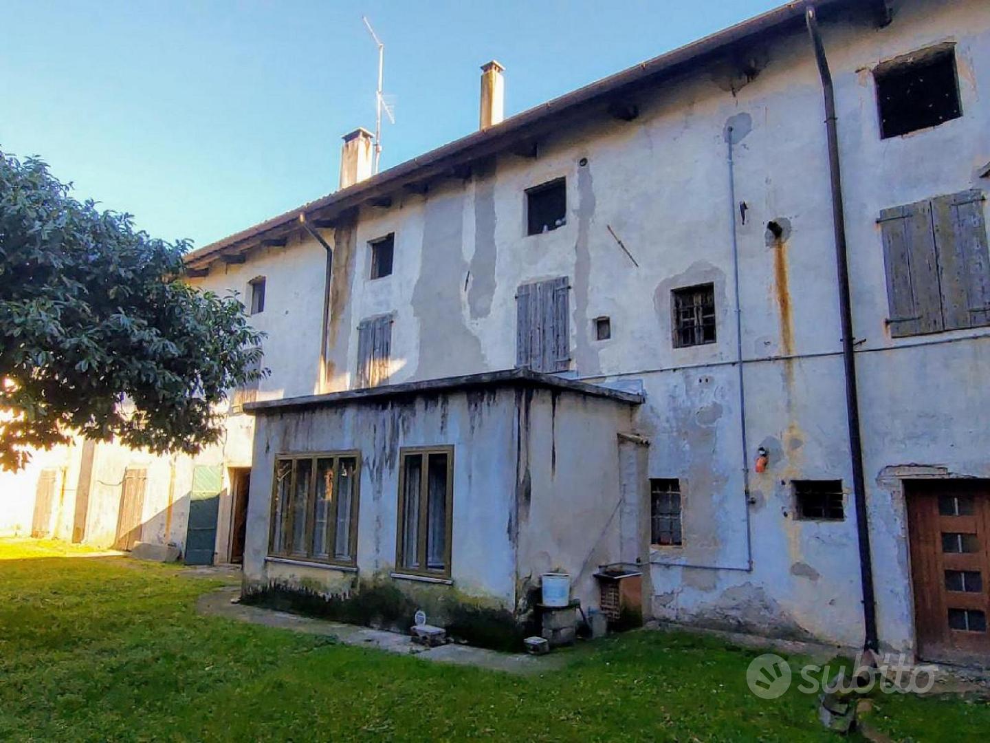 AMPIA CASA D'EPOCA DA RISTRUTTURARE IN CENTRO - Vista 2
