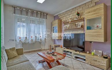 TRILOCALE IN BUONE CONDIZIONI CON BOX E GIARDINO