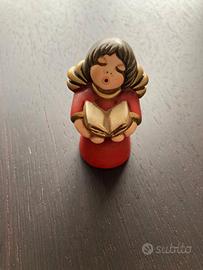 Presepe THUN - Angioletto rosso con libro