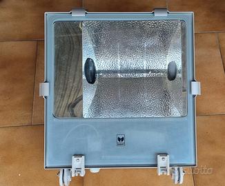 Faro Industriale SBP LEO/S 250W E40 – NUOVO