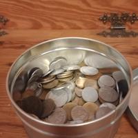 scatola con monete 