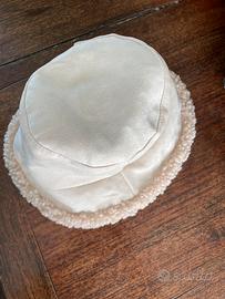 Cappello bianco invernale