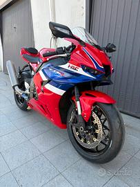 HONDA CBR1000 RR R Fireblade