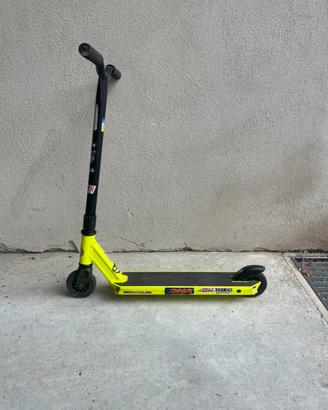 Monopattino per stunt