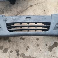 Opel Vivaro 2008 paraurti anteriore 