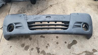 Opel Vivaro 2008 paraurti anteriore 