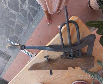 Tappatrice antica da tavolo