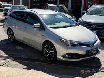 Auris Touring Sports 1.8 Hybrid Lounge-70 mila km 