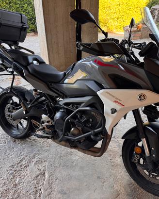 Yamaha tracer 900