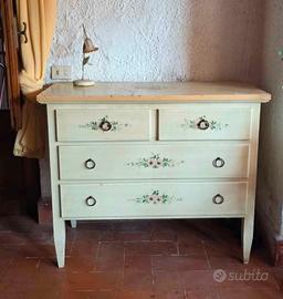 Tris coordinato mobili stanza