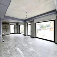 Negozio con elevata visibilita'