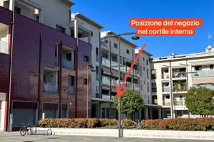 Spazio Commerciale a Cologno Monzese con D