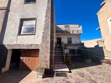 Arbus - Casa con giardino
