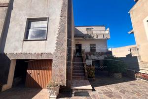 Arbus - Casa con giardino