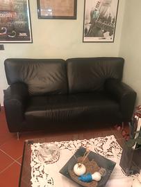 DIVANO IN PELLE NERA - DUE POSTI