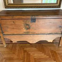Credenza antica