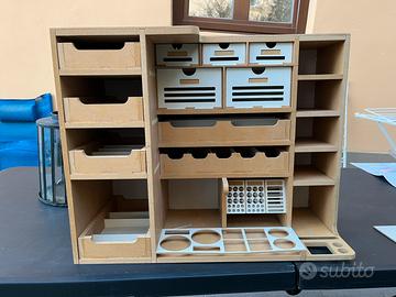WORKSTATION IN LEGNO PER MODELLISMO