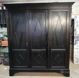 Armadio antico anni 1920 restaurato – 3 ante –