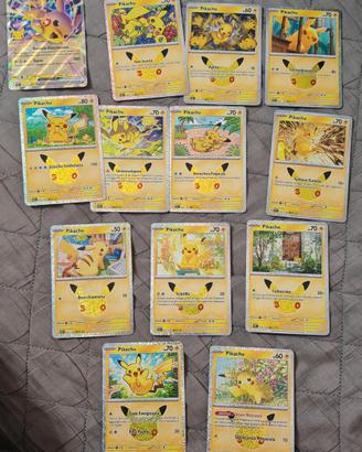 set carte pokemon 30 anniversario pikachu