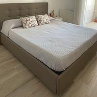 Letto matrimoniale con cassettone