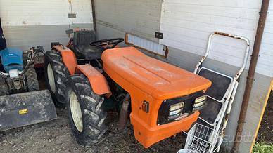 Trattore  goldoni 3 cilindri snodato