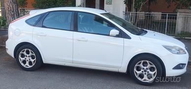 Ford Focus ikon 1.6 gpl 