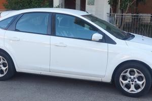 Ford Focus ikon 1.6 gpl 