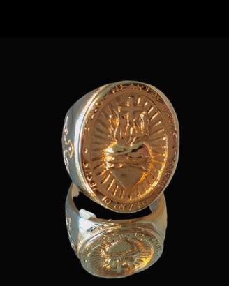 Anello con cuore sacro,bronzo placcato oro