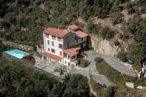 Rustico / Casale di 860 m² con più di 5 locali a C