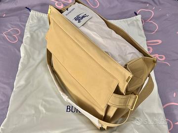 Burberry Tote Trench media