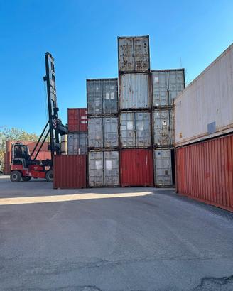 Containers marittimi usati