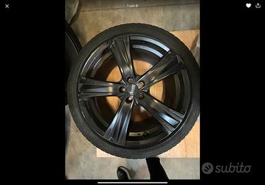 Set 4 cerchi in lega 20” con pneumatici invernali