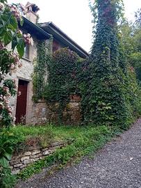 Casa indipendente con giardino