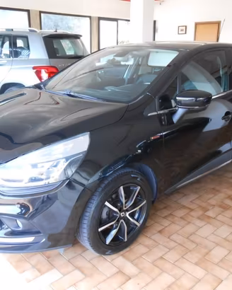 RENAULT Clio 1.2 75CV 5 porte Zen ok neop.