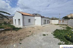 LAZIO: VILLA UNIFAMILIARE TOTALMENTE RISTRUTTURATA