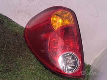 STOP FANALE POSTERIORE SINISTRO MITSUBISHI L 200 4