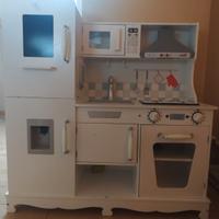 cucina giocattolo  30 euro non meno