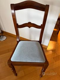 Sedie in legno massello imbottite