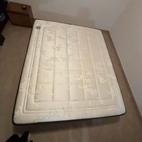 Materasso + rete con doghe in legno