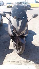 Yamaha t max 530