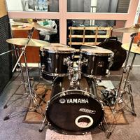 YAMAHA Gigmaker Raven Black + Set piatti Paiste