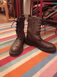 Anfibi Marroni taglia 36 (Zara)