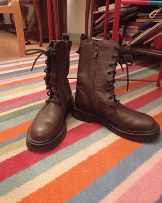 Anfibi Marroni taglia 36 (Zara)