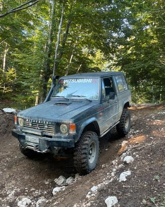 Mitsubishi pajero l040
